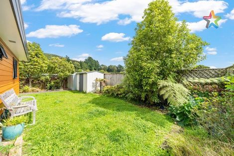 Photo of property in 5 Maru Street, Stokes Valley, Lower Hutt, 5019
