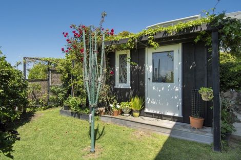 Photo of property in 63 Harbour View Road, Omokoroa, 3114