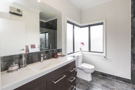 Photo of property in 6 Manhattan Court, Kelvin Grove, Palmerston North, 4414