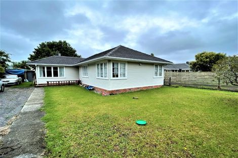Photo of property in 27 Kervil Avenue, Te Atatu Peninsula, Auckland, 0610