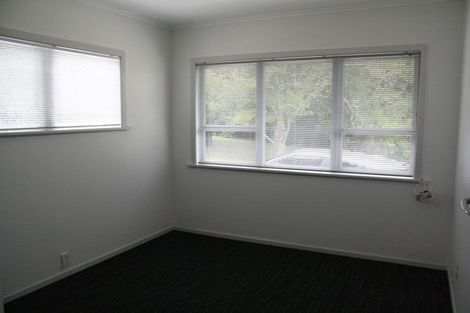 Photo of property in 17 Windy Ridge Road, Glenfield, Auckland, 0629