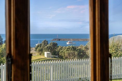 Photo of property in 68 Whiteley Street, Moturoa, New Plymouth, 4310