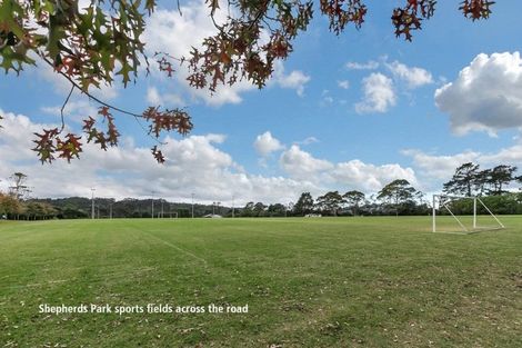 Photo of property in 2/125 Beach Haven Road, Beach Haven, Auckland, 0626