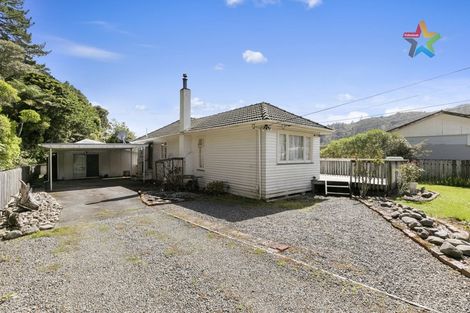 Photo of property in 24 Korau Grove, Stokes Valley, Lower Hutt, 5019