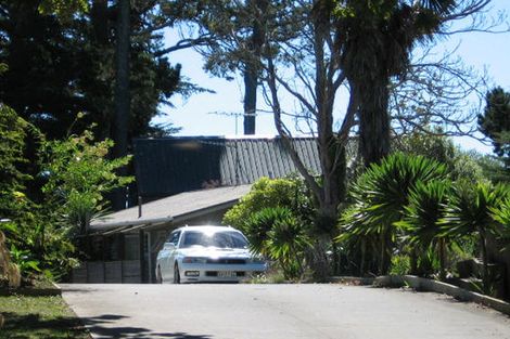 Photo of property in 76 Divich Avenue, Te Atatu South, Auckland, 0610