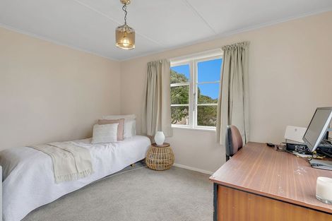 Photo of property in 37 Main Road, Titahi Bay, Porirua, 5022
