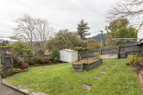 Photo of property in 124 Wyndham Road, Pinehaven, Upper Hutt, 5019