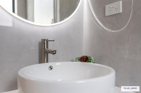 Photo of property in 63 Whare Kauri Road, Papakura, 2110