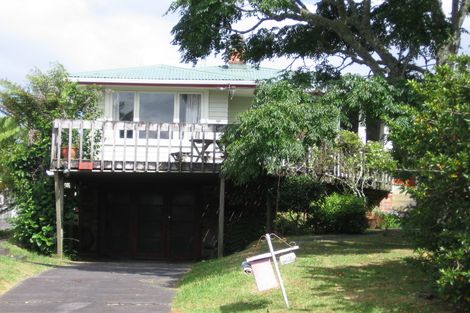 Photo of property in 29 Fairclough Road, Beach Haven, Auckland, 0626