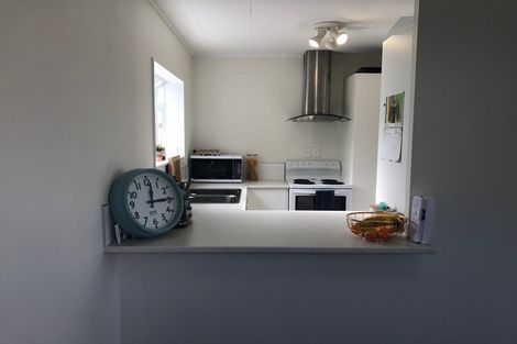Photo of property in 2/48 Sandgate Avenue, Botany Downs, Auckland, 2010