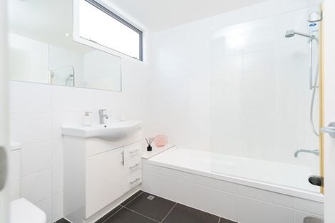 Photo of property in 35a Ngaio Road, Kelburn, Wellington, 6012