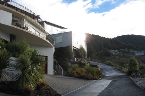 Photo of property in 7b Manata Lane, Fernhill, Queenstown, 9300