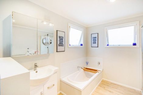 Photo of property in 4 Hillary Street, Foxton, 4814