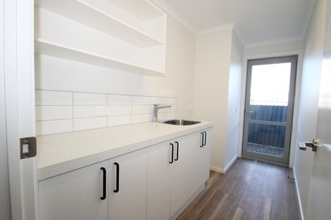 Photo of property in 33 Silver Springs Boulevard, Mosgiel, 9024