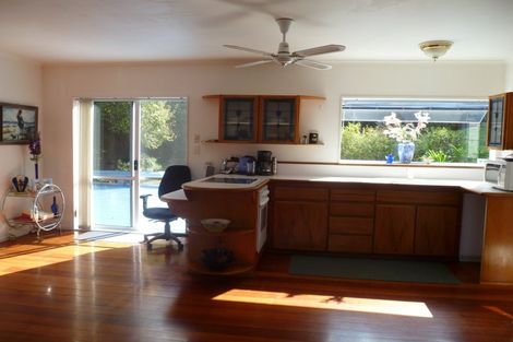 Photo of property in 1664 Kahuranaki Road, Kahuranaki, Havelock North, 4295