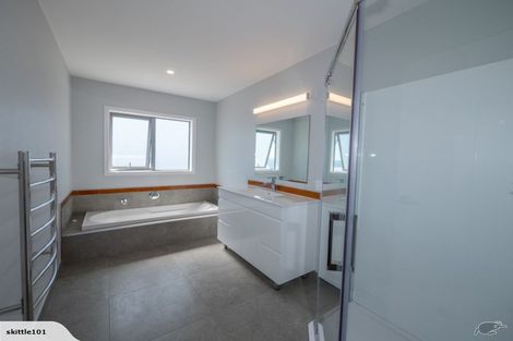 Photo of property in 3 Sunrise Place, Cable Bay, 0420