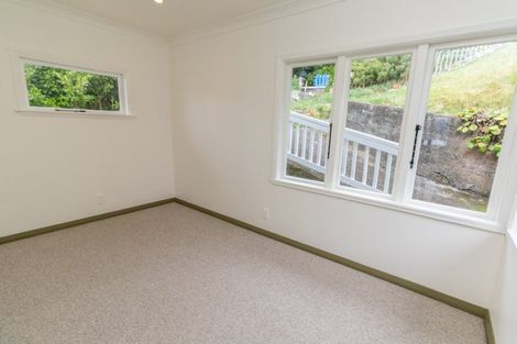 Photo of property in 71 Seatoun Heights Road, Seatoun, Wellington, 6022
