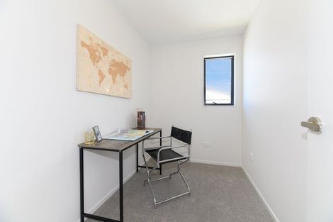 Photo of property in 51b Crestview Rise, Papakura, 2110