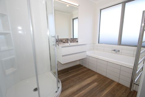 Photo of property in 33 Silver Springs Boulevard, Mosgiel, 9024