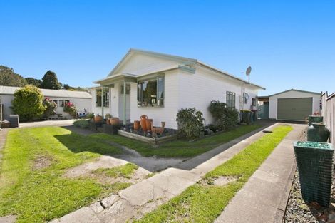 Photo of property in 30 Memorial Place, Waitara, 4320