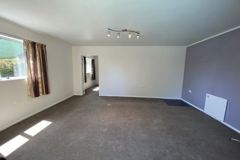 Photo of property in 41 Cron Avenue, Te Atatu South, Auckland, 0610