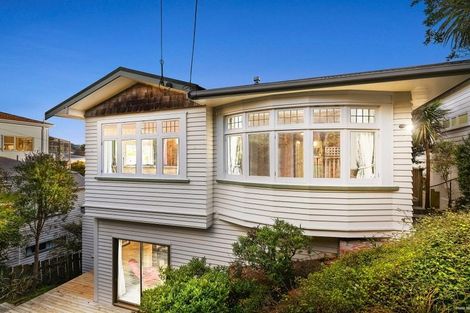 Photo of property in 93 Northland Road, Northland, Wellington, 6012