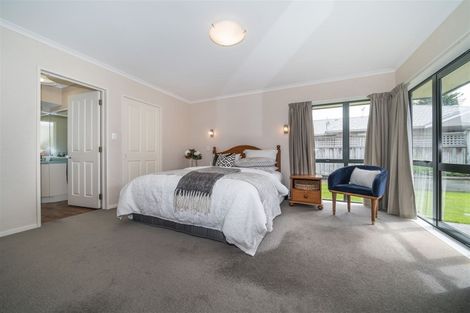 Photo of property in 115 Summerhill Drive, Fitzherbert, Palmerston North, 4410