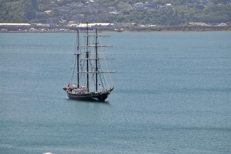 Photo of property in 10/22 Oriental Terrace, Oriental Bay, Wellington, 6011