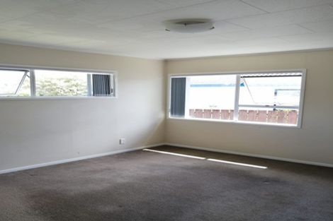 Photo of property in 41 Meadowood Drive, Unsworth Heights, Auckland, 0632