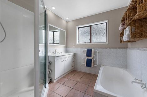 Photo of property in 188 Sandspit Road, Shelly Park, Auckland, 2014