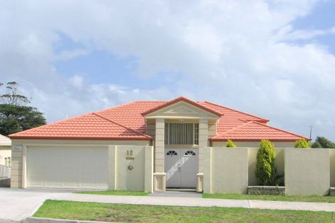 Photo of property in 12 Maidstone Place, Oteha, Auckland, 0632