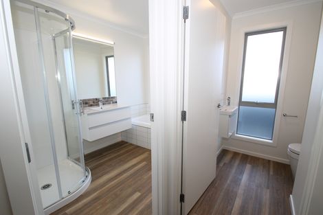 Photo of property in 33 Silver Springs Boulevard, Mosgiel, 9024