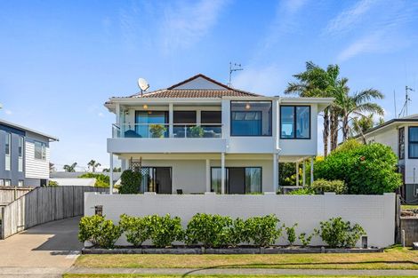 Photo of property in 820a Papamoa Beach Road, Papamoa Beach, Papamoa, 3118