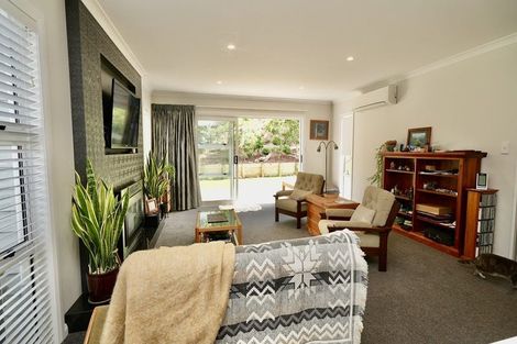 Photo of property in 13 Freedom Drive, Kelvin Grove, Palmerston North, 4414