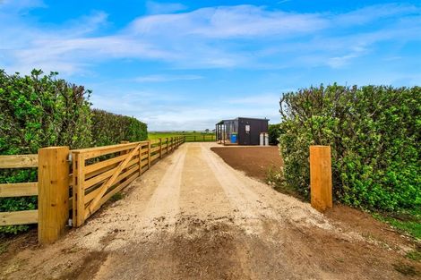 Photo of property in 435 Manawapou Road, Hawera, 4672