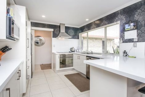 Photo of property in 13 Bridgehead Cove, West Harbour, Auckland, 0618