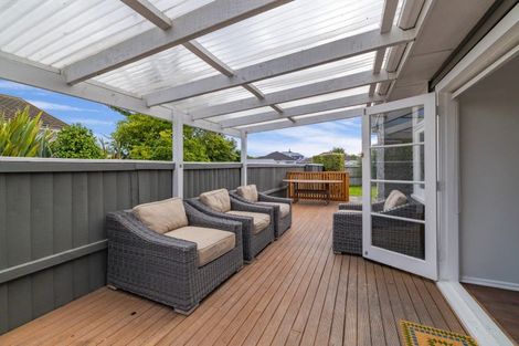 Photo of property in 66 Winters Road, Redwood, Christchurch, 8051