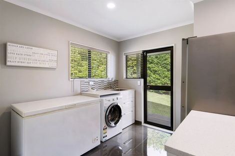 Photo of property in 21 Ballini Rise, West Harbour, Auckland, 0618