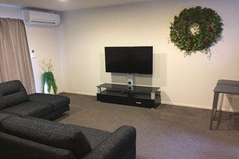 Photo of property in 135d Triangle Road, Massey, Auckland, 0614