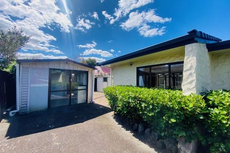 Photo of property in 11 Walter Strevens Drive, Conifer Grove, Takanini, 2112