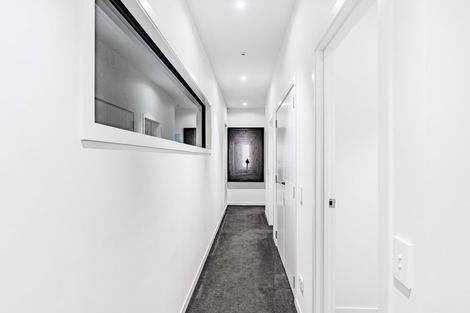 Photo of property in 11 Laguna Place, Matakatia, Whangaparaoa, 0930