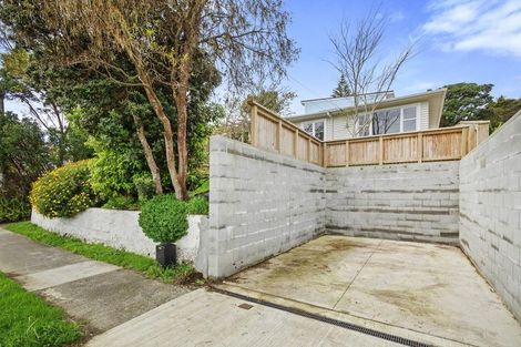 Photo of property in 49 Taylor Terrace, Tawa, Wellington, 5028