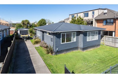 Photo of property in 86 Packe Street, Edgeware, Christchurch, 8013