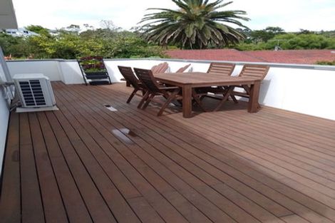 Photo of property in 662 Beach Road, Browns Bay, Auckland, 0630