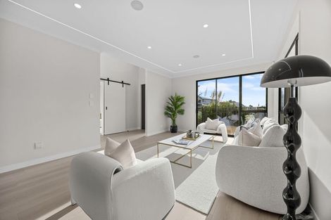 Photo of property in 17 Bremner Ridge Street, Flat Bush, Auckland, 2019