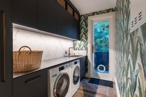 Photo of property in 96 Tasman Street, Nelson, 7010