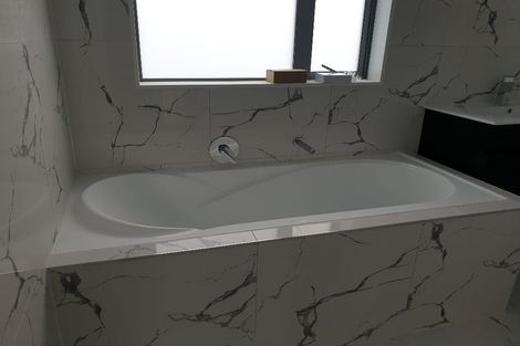 Photo of property in 87d Sturges Road, Henderson, Auckland, 0612