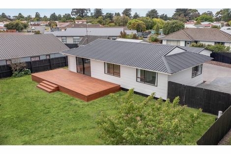 Photo of property in 17 Keighleys Road, Bromley, Christchurch, 8062