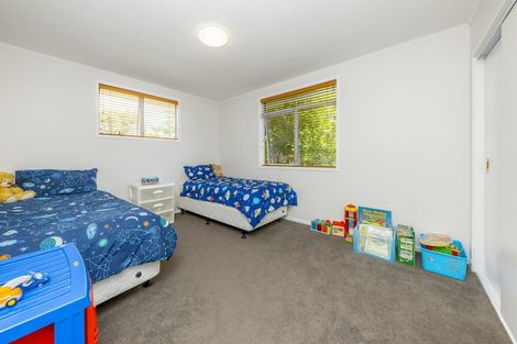 Photo of property in 35 Gossamer Drive, Pakuranga Heights, Auckland, 2010