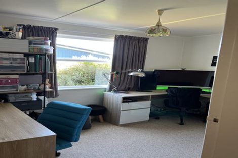 Photo of property in 19 Seddon Street, Carterton, 5713